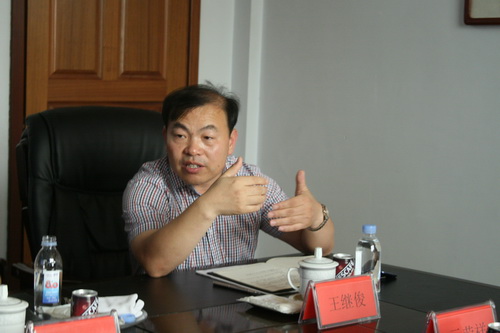 桓台县道德模范座谈会在山东新世纪钢结构公司召开